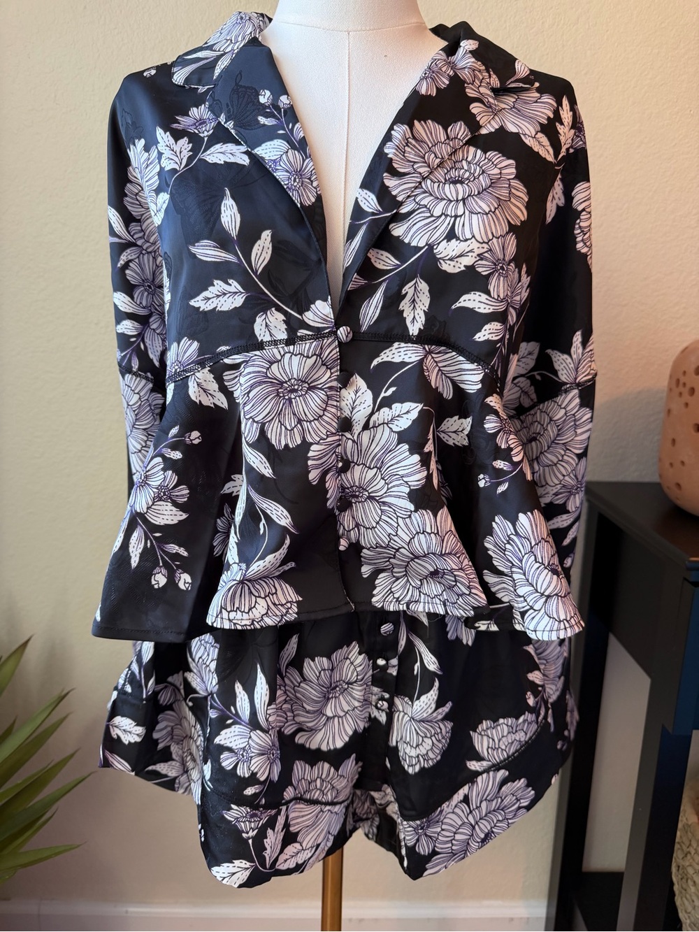 New! Free People Beauty Sleep Floral Satin PJ Set - Black & Lilac. Size Med. - Picture 2 of 9